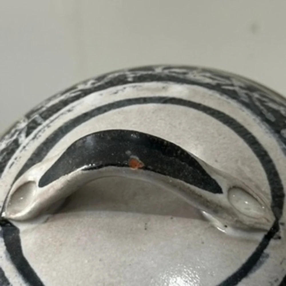 Studio Pottery Sgraffito Terracotta Lidded Bean Cookie Jar Dish Signed